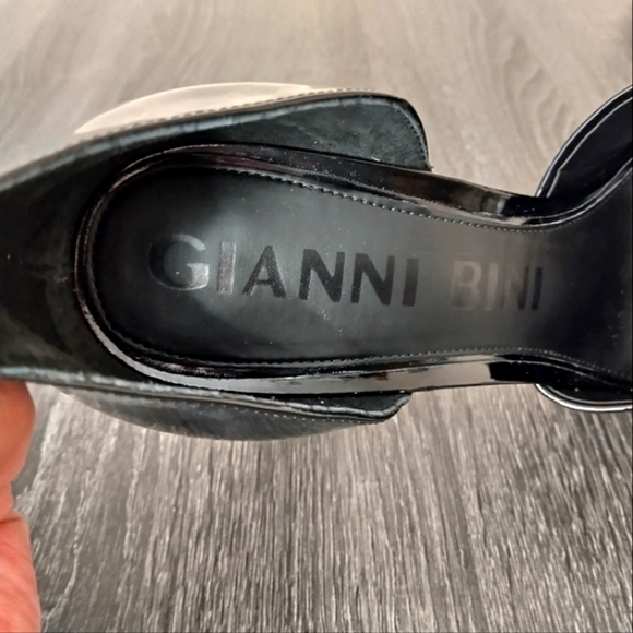 Gianni Bini woman's 91/2M black patent Leather Barbiecore Memory foam 5 1/2"heel - Picture 5 of 8